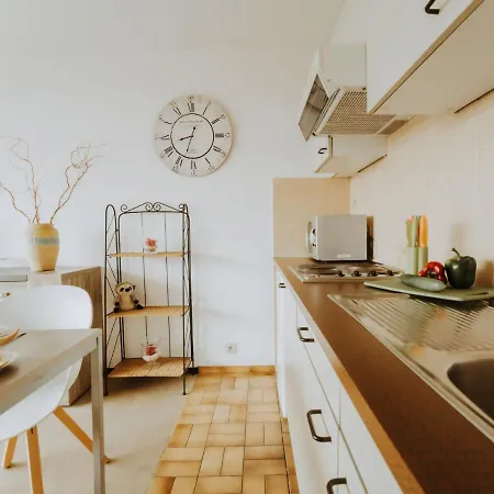 아파트 Seastar With Balcony By Interhome 브레데네